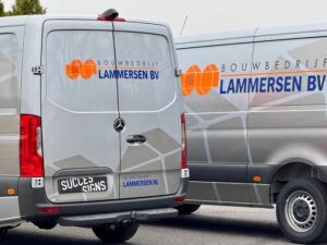 Hoe een goed beletterd wagenpark bijdraagt aan meer leads en klanten | Succes Signs Bedrijfswagen belettering