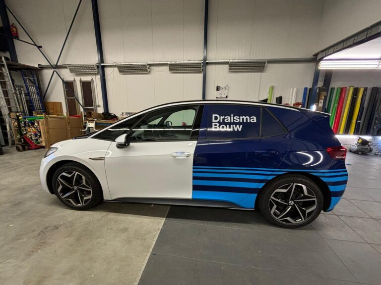 Belettering op auto