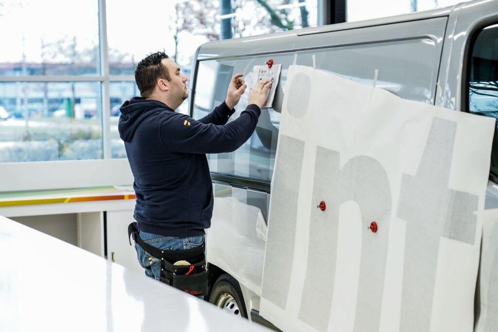 Striping van auto's door Succes Signs.